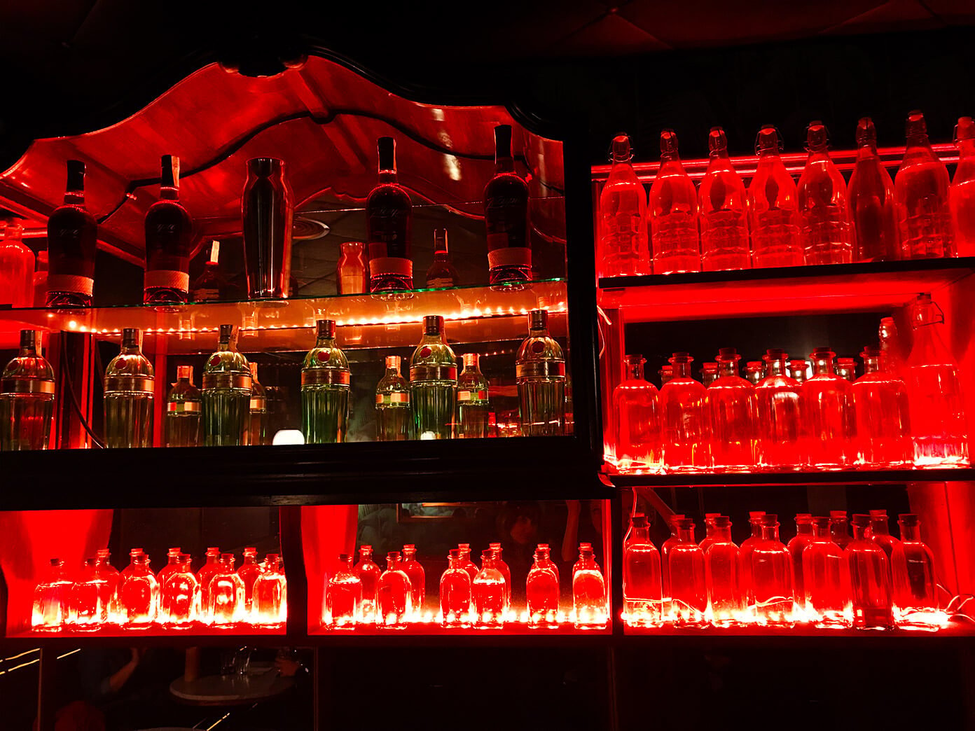 Paradiso - speakeasy-style bar with serious presentation | Gimme Some Barcelona Travel Guide