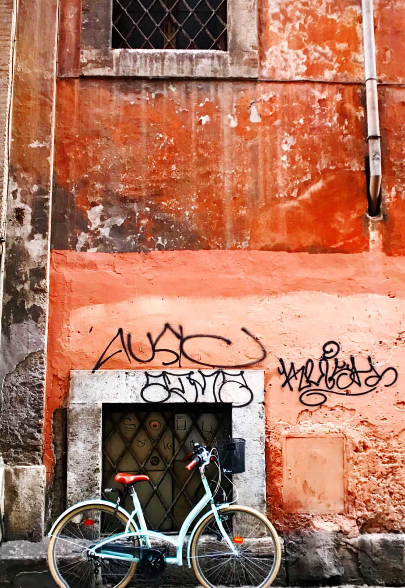 Bicycle in Trastevere in Rome