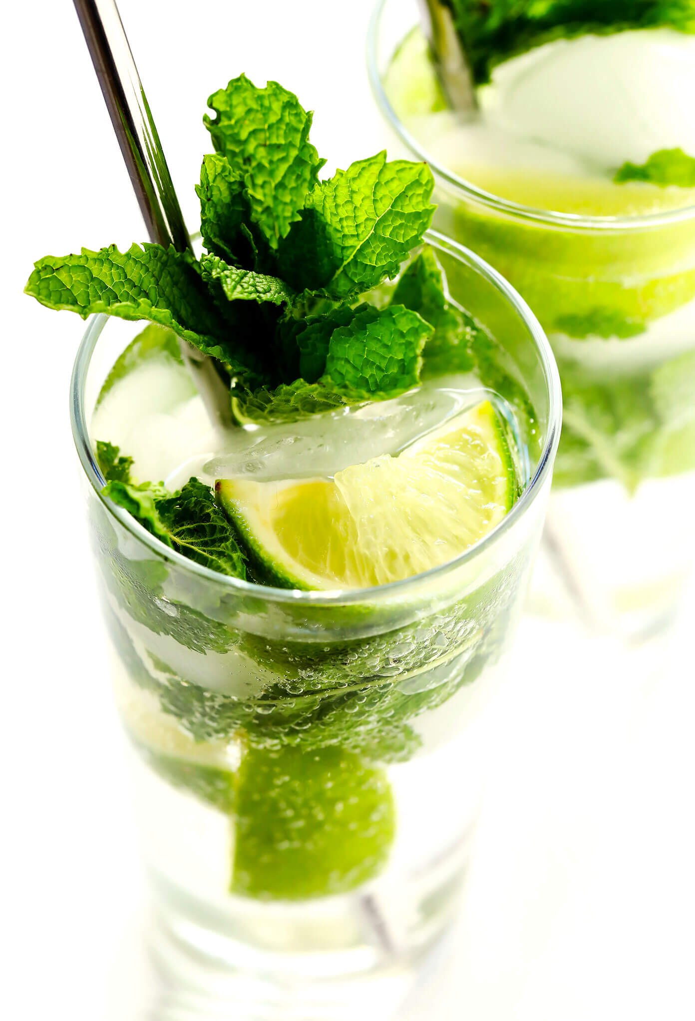 Truly the BEST mojito recipe! It's quick and easy to make with lots of fresh mint, lime juice and rum. It's naturally sweetened with honey. And easy to make in a single cocktail serving, or as a pitcher for a crowd. The perfect summer drink! | Gimme Some Oven #mojito #cocktail #drink #summer #recipe How To Make A Mojito