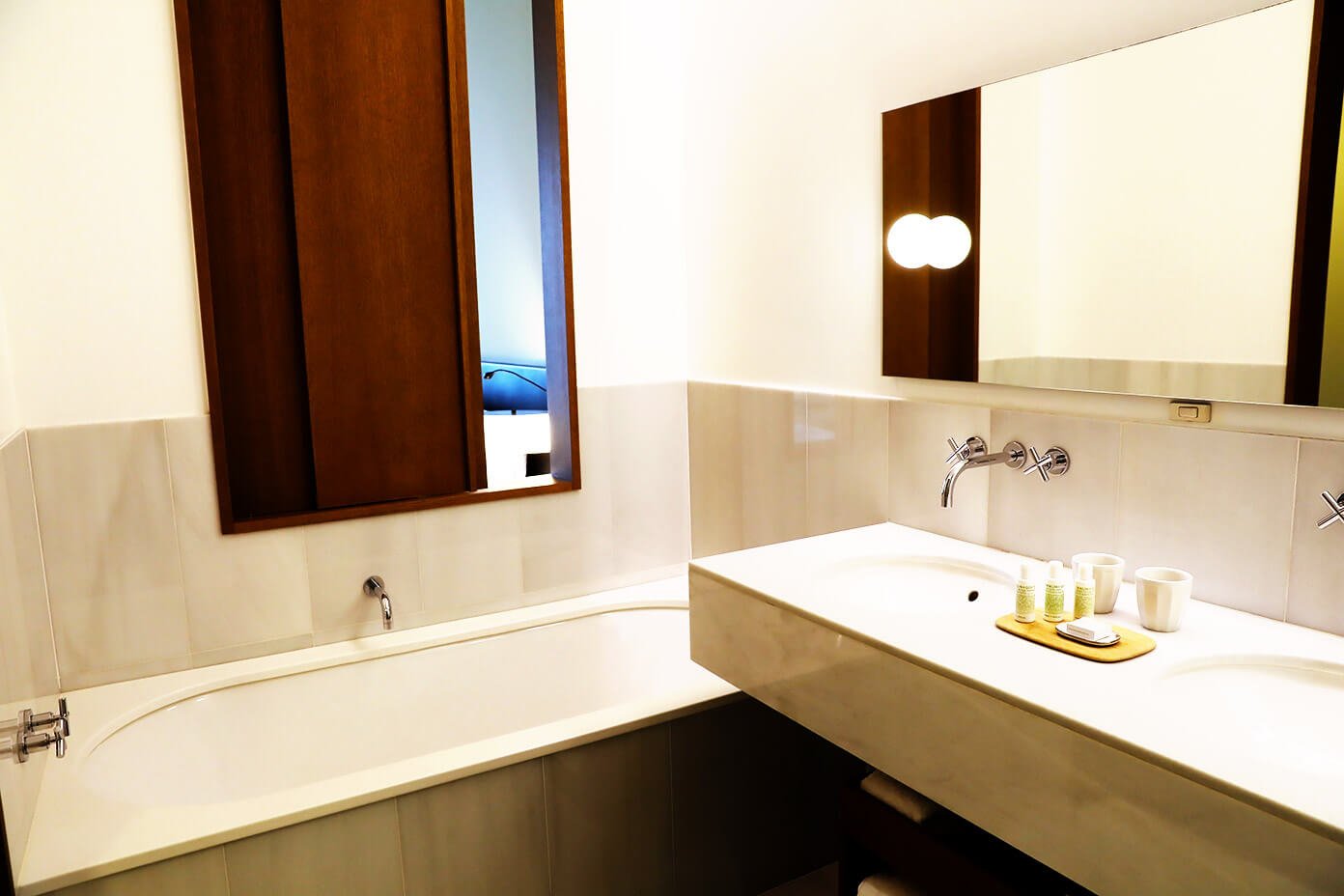 Alma Hotel Barcelona Bathrooms