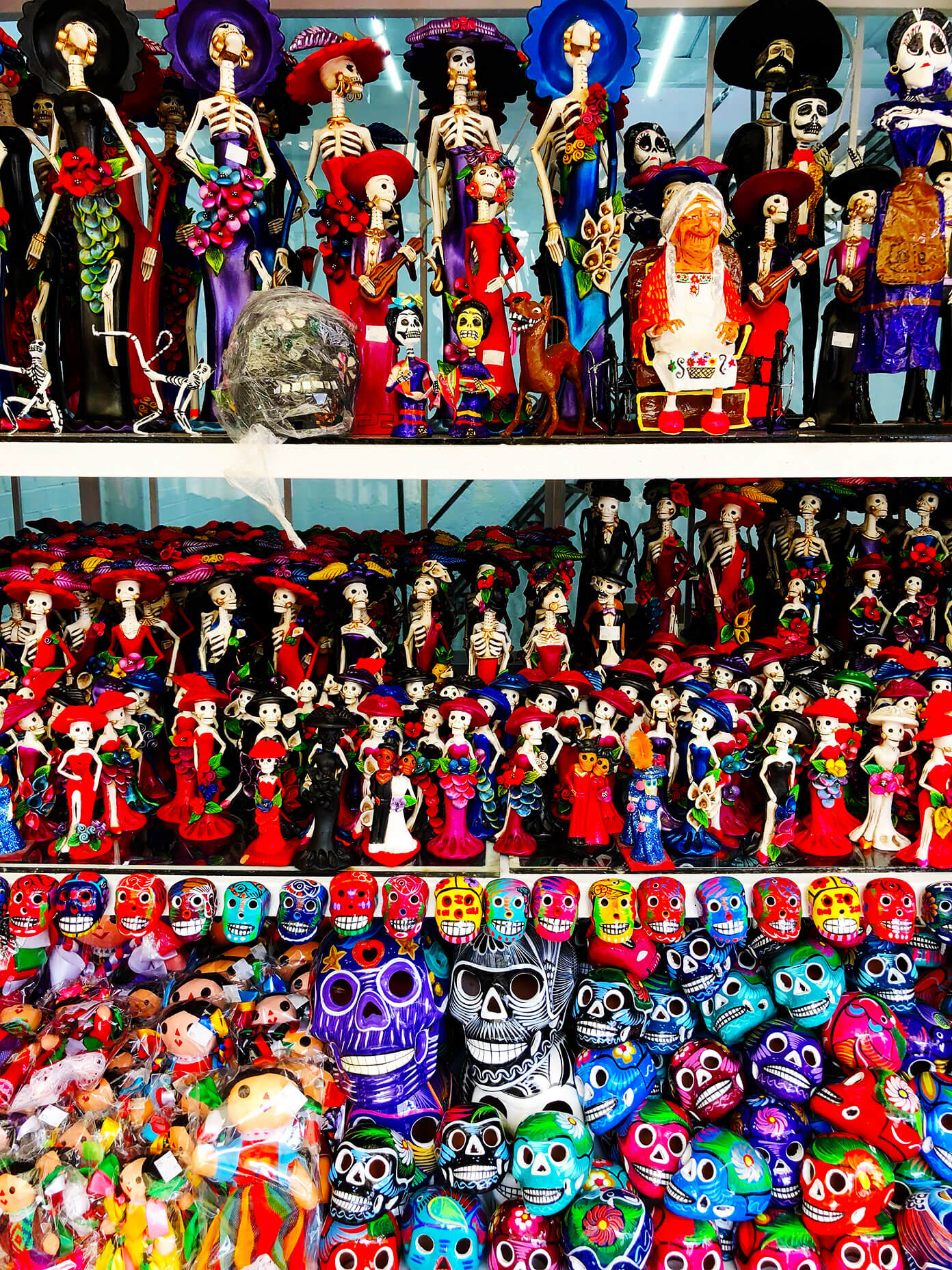 Ali's Guide To Mexico City | Where To Eat (Restaurants), Visit (What To Do), and Stay (Hotels and AirBnBs) in the delicious urban heart of Mexico | gimmesomeoven.com #travel #mexicocity #cdmx #mexico #traveltips #restaurants #food Mexico City Souvenirs