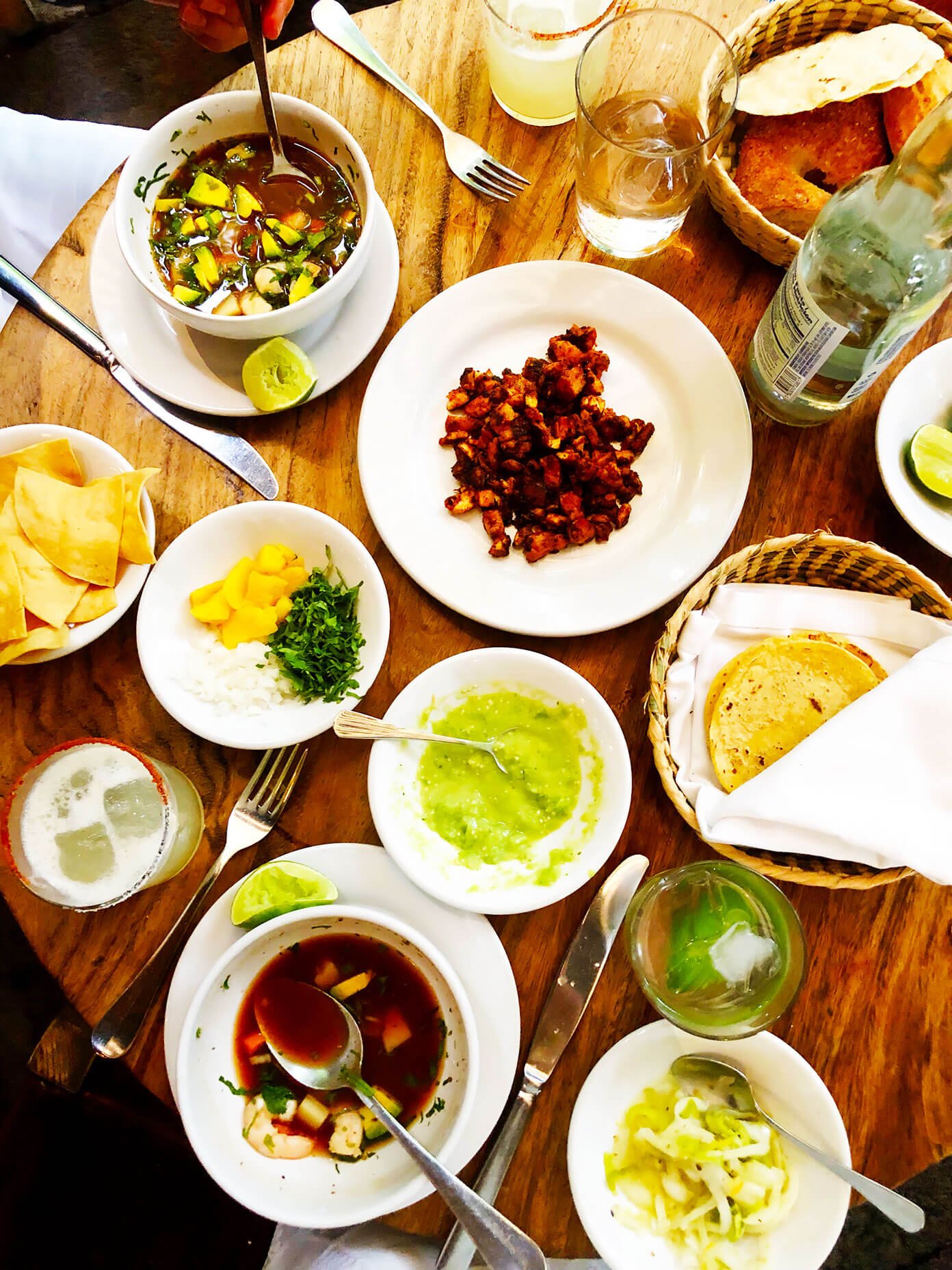 Ali's Guide To Mexico City | Where To Eat (Restaurants), Visit (What To Do), and Stay (Hotels and AirBnBs) in the delicious urban heart of Mexico | gimmesomeoven.com #travel #mexicocity #cdmx #mexico #traveltips #restaurants #food Contramar Mexico City