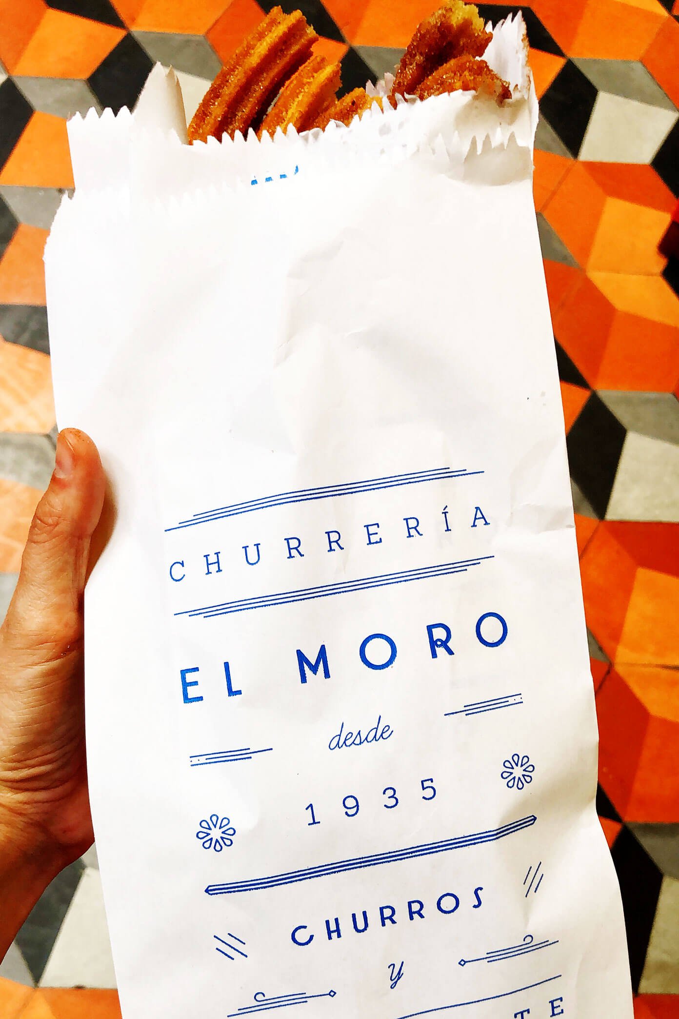 Ali's Guide To Mexico City | Where To Eat (Restaurants), Visit (What To Do), and Stay (Hotels and AirBnBs) in the delicious urban heart of Mexico | gimmesomeoven.com #travel #mexicocity #cdmx #mexico #traveltips #restaurants #food El Moro Churros | Ali's Guide To Mexico City