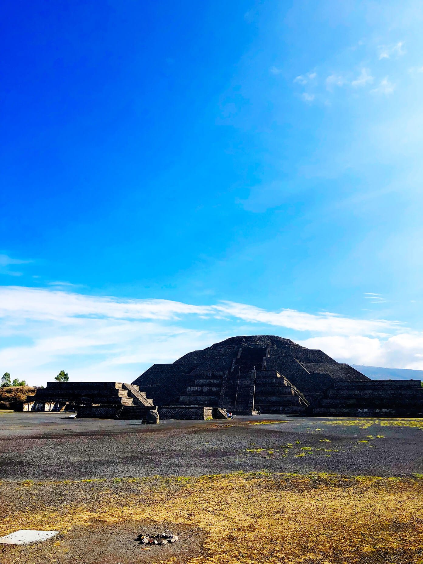 Ali's Guide To Mexico City | Where To Eat (Restaurants), Visit (What To Do), and Stay (Hotels and AirBnBs) in the delicious urban heart of Mexico | gimmesomeoven.com #travel #mexicocity #cdmx #mexico #traveltips #restaurants #food Mexico City Pyramids