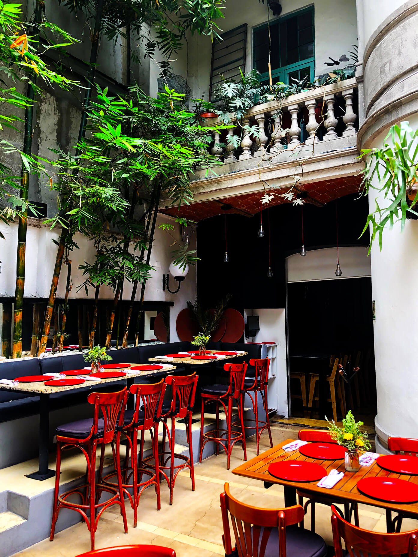 Ali's Guide To Mexico City | Where To Eat (Restaurants), Visit (What To Do), and Stay (Hotels and AirBnBs) in the delicious urban heart of Mexico | gimmesomeoven.com #travel #mexicocity #cdmx #mexico #traveltips #restaurants #food Mexico City Restaurants
