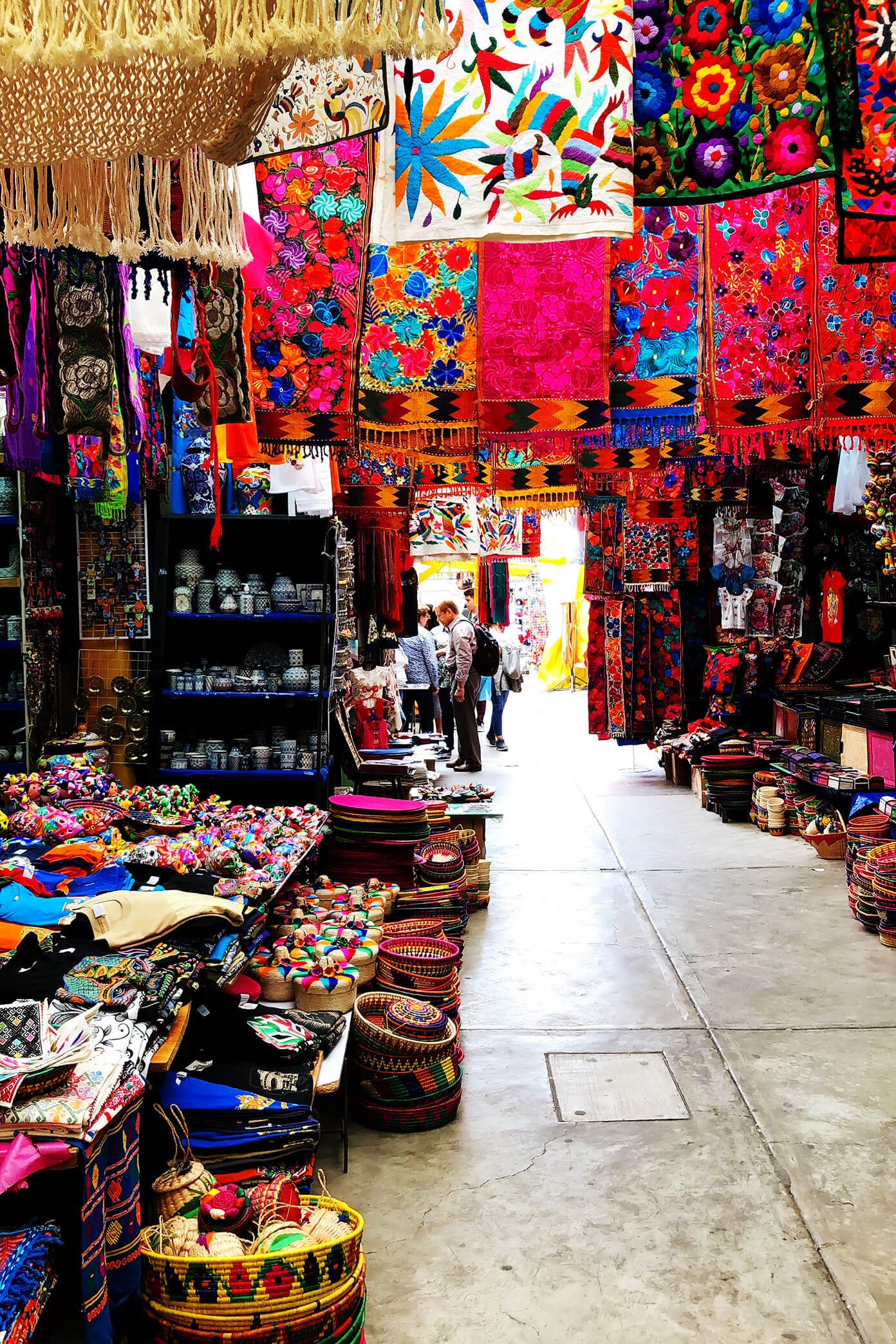 Ali's Guide To Mexico City | Where To Eat (Restaurants), Visit (What To Do), and Stay (Hotels and AirBnBs) in the delicious urban heart of Mexico | gimmesomeoven.com #travel #mexicocity #cdmx #mexico #traveltips #restaurants #food La Ciudadela