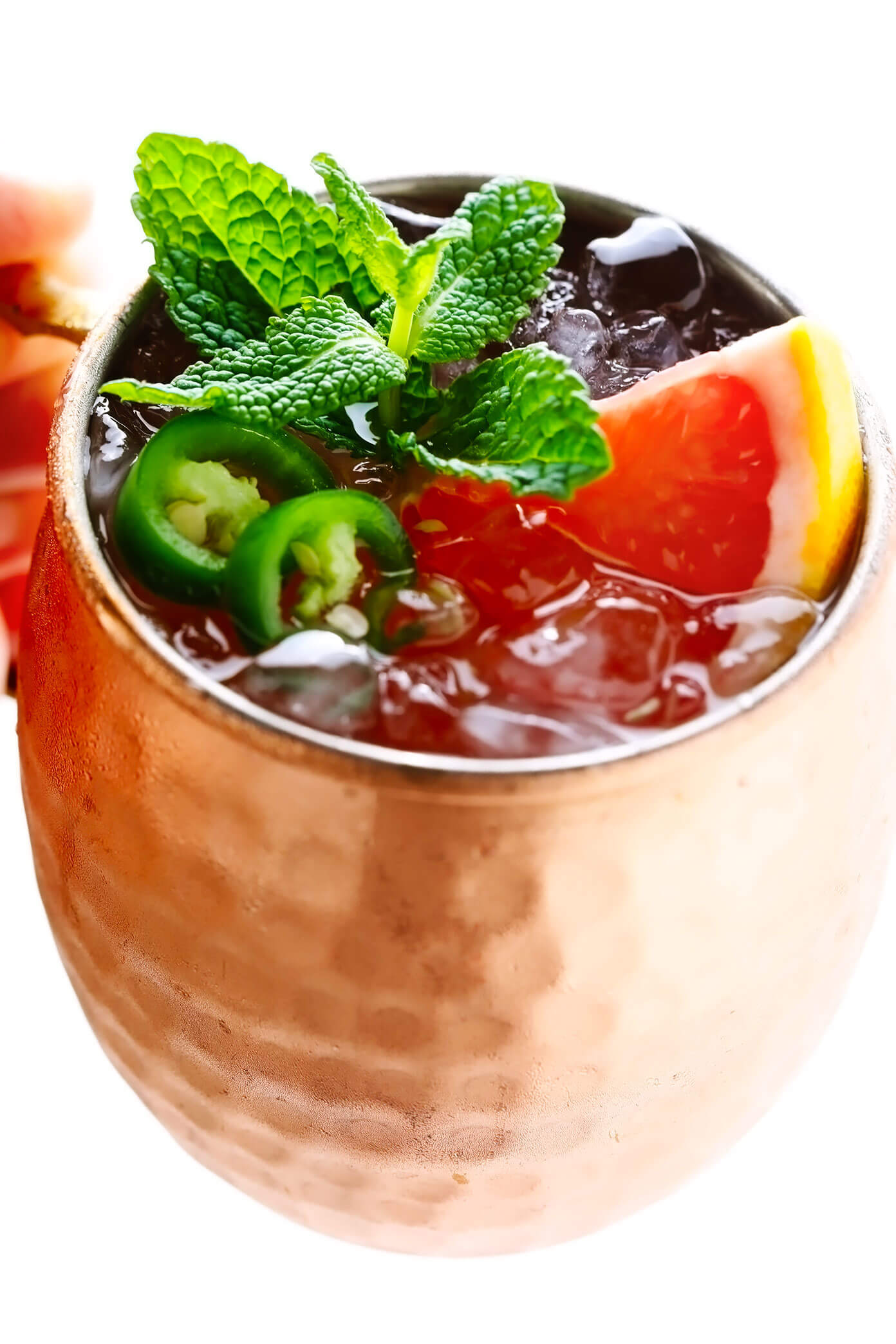 Mocktail Spicy Grapefruit Ginger Fizz em caneca de cobre