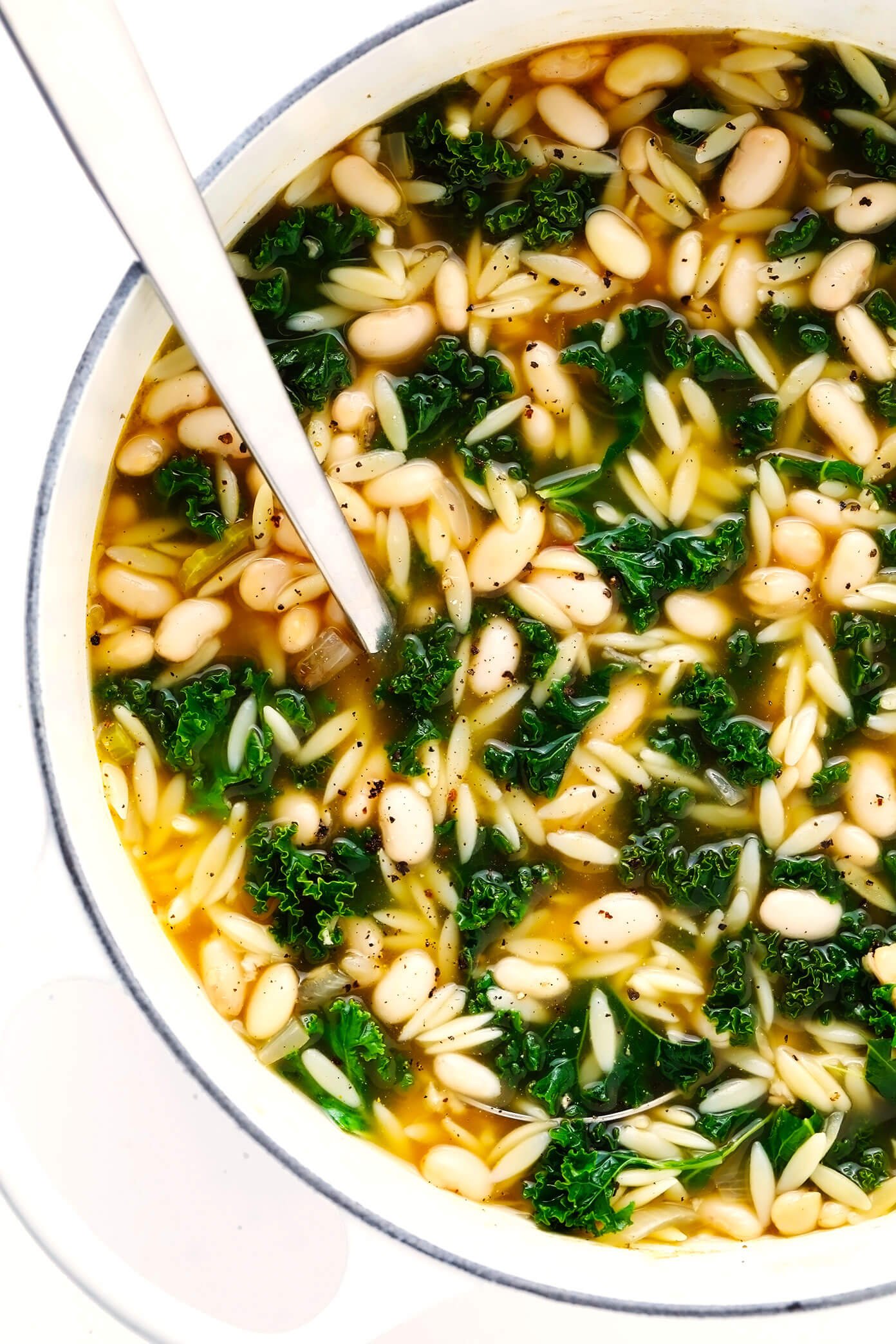 Sopa de couve, feijão branco e orzo