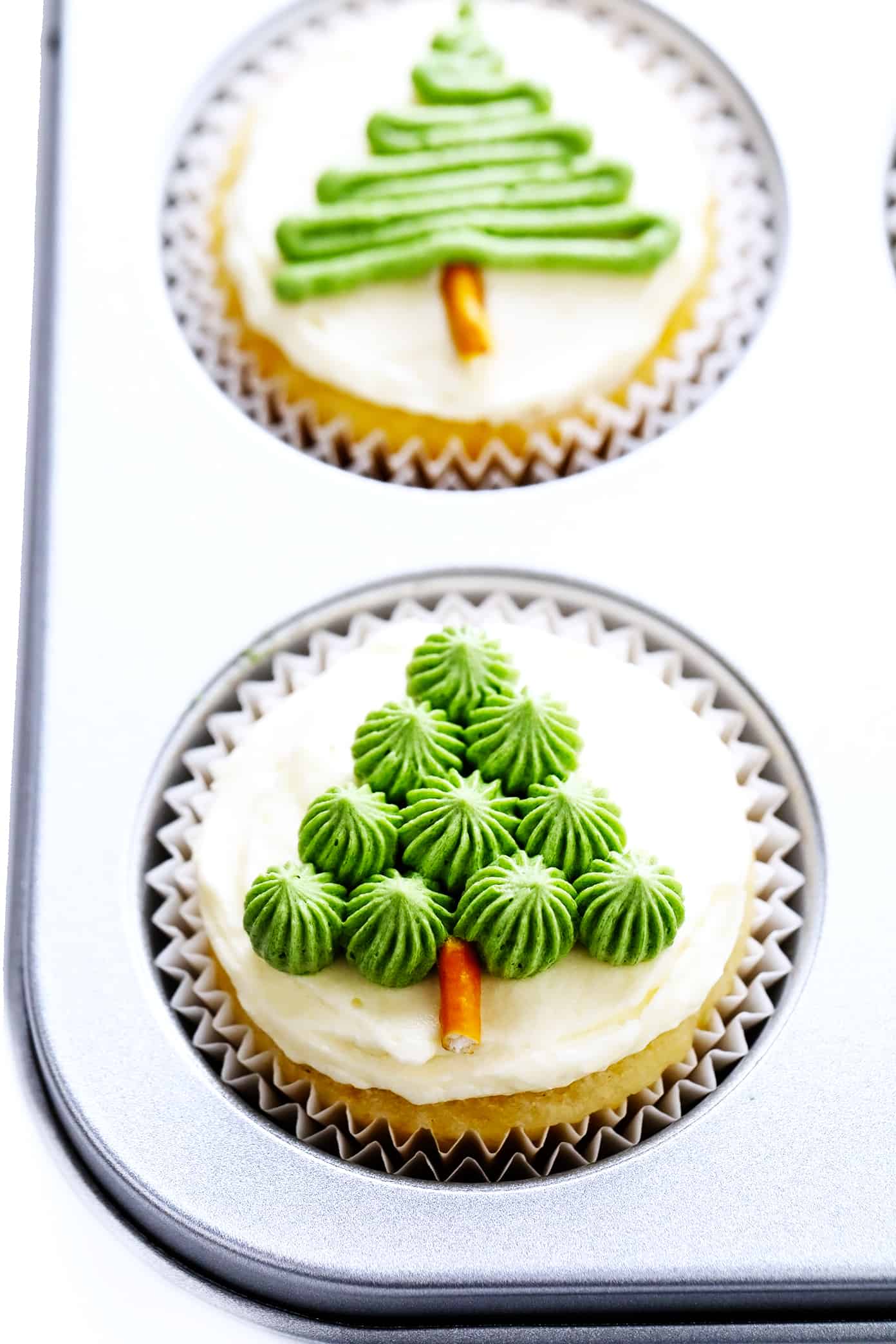 Easy Christmas Tree Cupcakes in Baking Pan