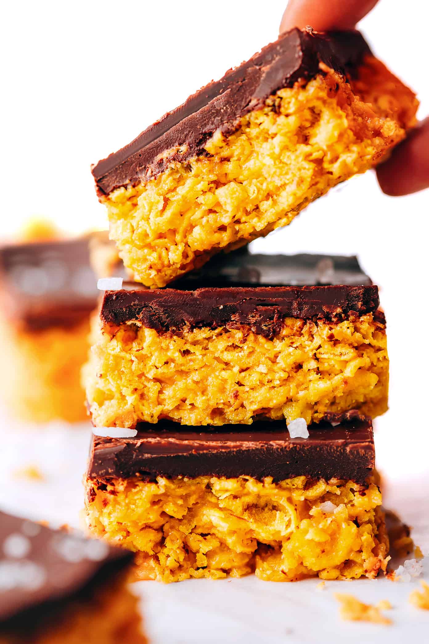 Peanut Butter Corn Flake Bars (15 Mins & No Bake!)