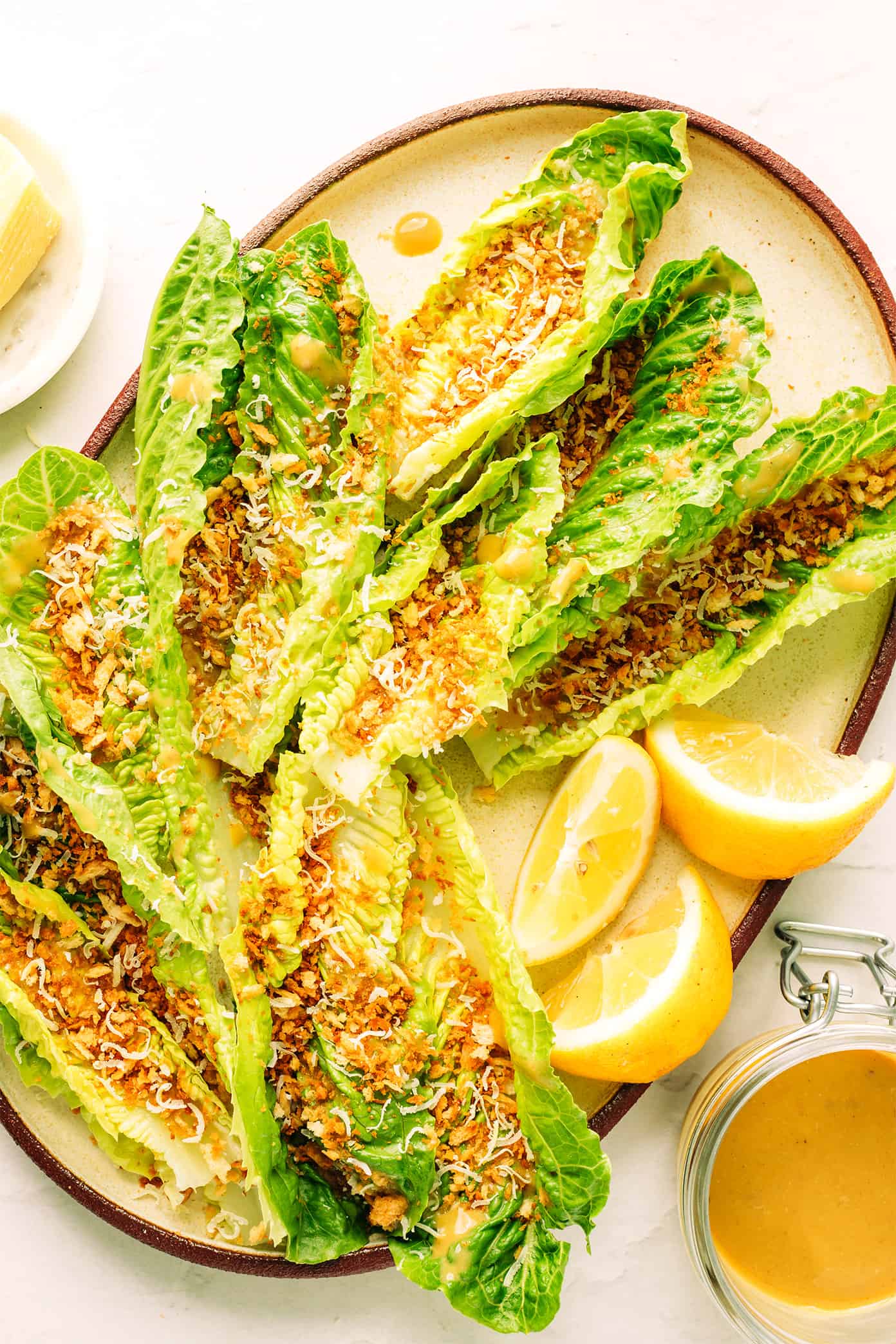 Caesar-achtige salade met Parmezaan paneermeel