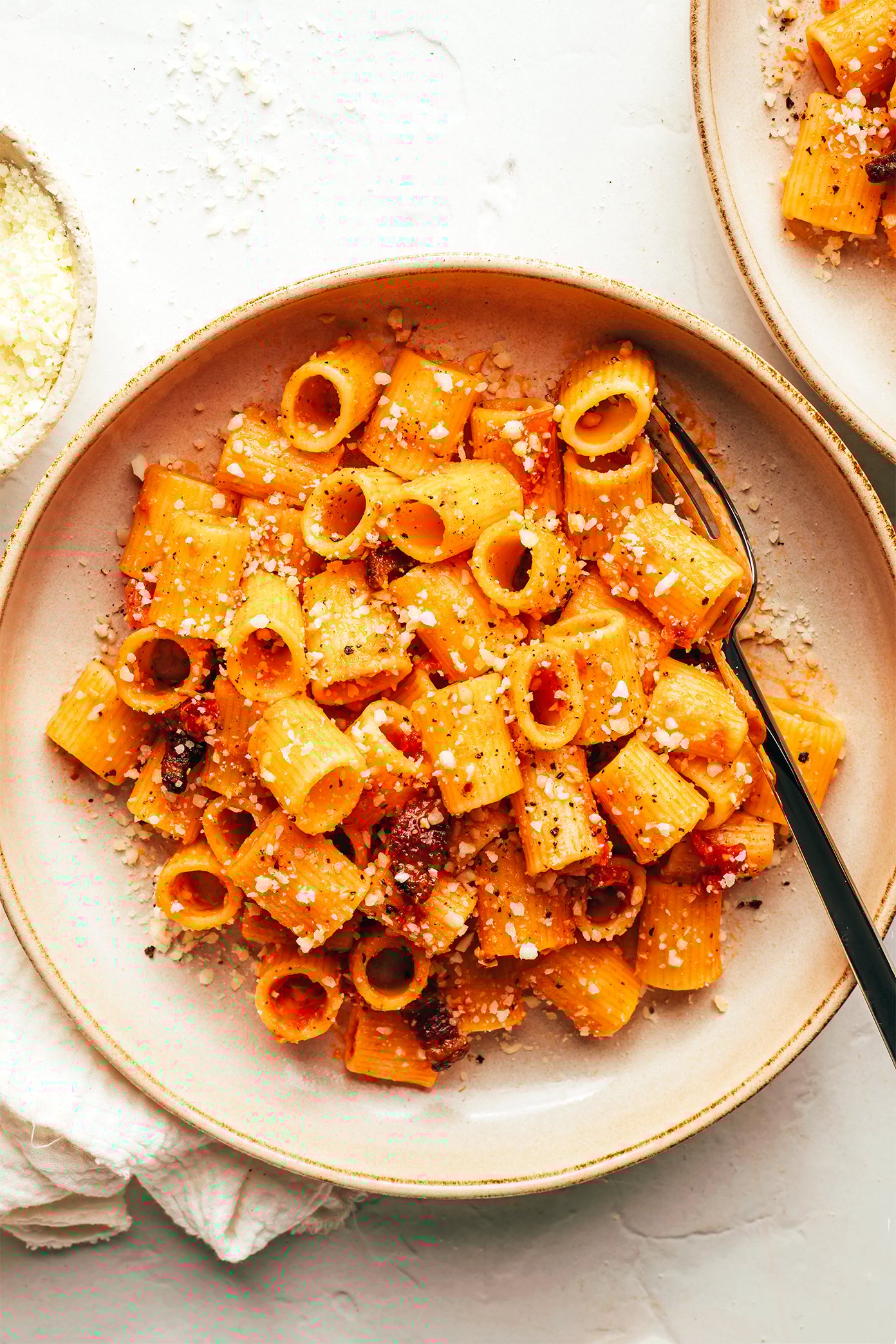 Pasta Amatriciana em uma tigela