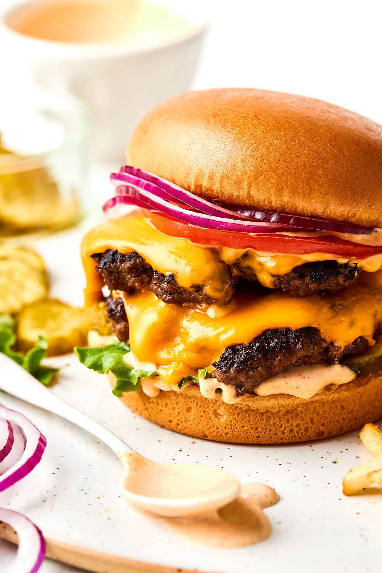 Smash burger with burger sauce
