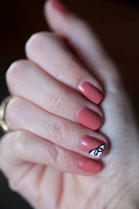 {DIY Nail Art} Put a bow on it | www.gimmesomestyleblog.com #nails