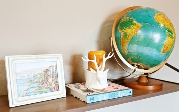 Four Ways to Decorate With Postcards | www.gimmesomestyleblog.com #postcards