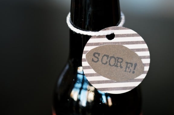 Need a fast and inexpensive way to dress up your super bowl party? Make these game day beverage tags! | www.gimmesomestyleblog.com #diy #superbowl #gameday