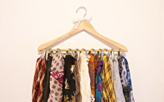 How to organize your scarves | www.gimmesomestyleblog.com