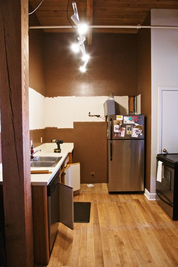 Kitchen Renovation Part 2: Demolition! | www.gimmesomestyleblog.com