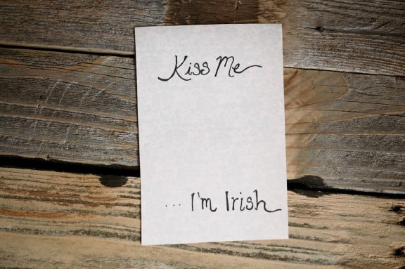 Spice up your St. Patty's day with this festive art! | www.gimmesomestyleblog.com #stpatricks #diy