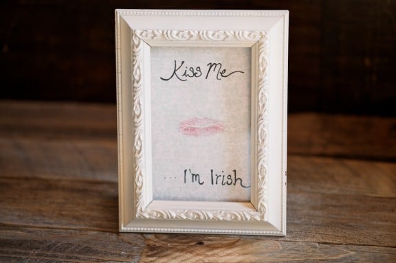 Spice up your St. Patty's day with this festive art! | www.gimmesomestyleblog.com #stpatricks #diy