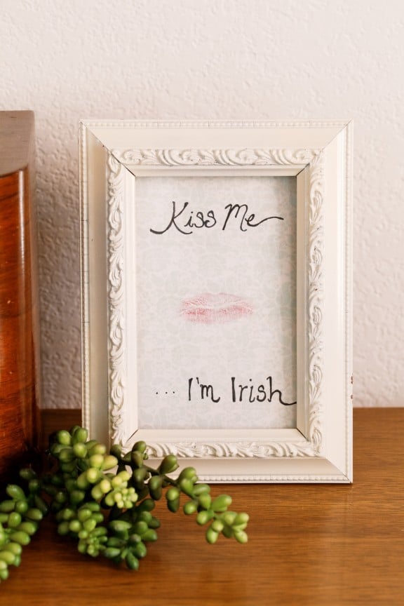 Spice up your St. Patty's day with this festive art! | www.gimmesomestyleblog.com #stpatricks #diy