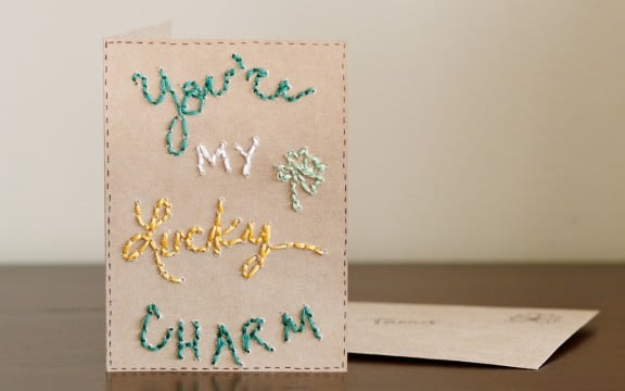 Show someone you love them this St. Patricks Day with this simple greeting card! | www.gimmesomestyleblog.com #diy #gift #stpatricksday