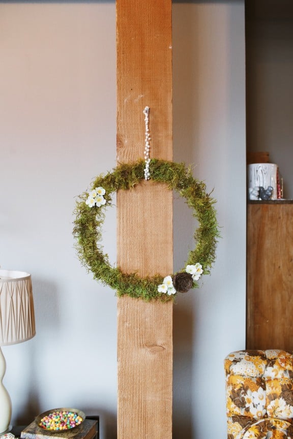 Celebrate Easter and welcome spring with this simple DIY moss wreath! | www.gimmesomestyleblog.com #diy #wreath #spring #easter