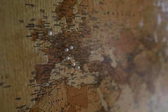 DIY Cork Map | www.gimmesomestyleblog.com #map #travel #DIY 