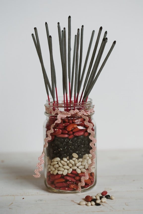 Fourth of July Fireworks Centerpiece | gimmesomestyleblog.com #sparklers #centerpiece #fourthofjuly #masonjar #craft #diy #holiday #fireworks