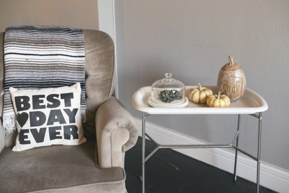 Five simple, disposable, apartment friendly, and nearly free fall decorations | gimmesomestyleblog.com