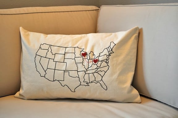 Friday Favorites: DIY State to State Pillow | www.gimmesomeoven.com/style via What's Up With the Buells 