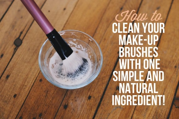 How to clean your make-up brushes--1 ingredient and all natural! | www.gimmesomestyleblog.com #natural #diy #green #clean #organize #beauty