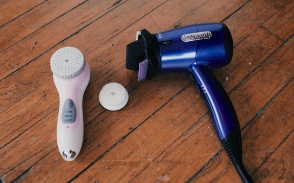 Conair Glow and Go! | www.gimmesomeoven.com/style #conair #holidaybeauty