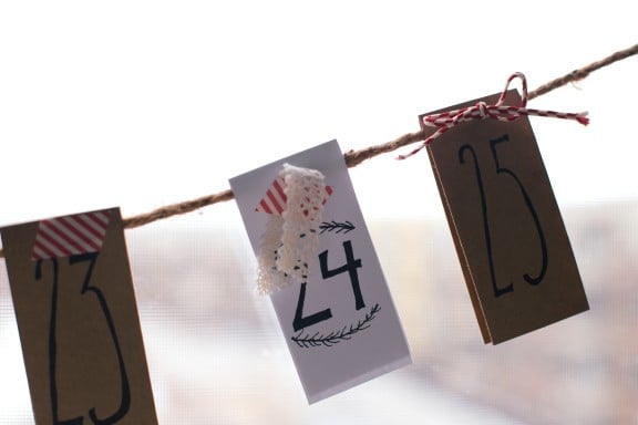 A Note a Day Advent Calendar | www.gimmesomeoven.com/style #advent #christmas #homemade #DIY