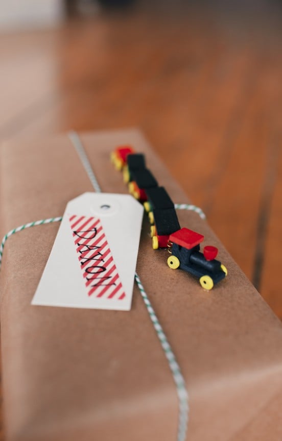 DIY Train Gift Wrapping | www.gimmesomeoven.com #christmas #wrapping #gifts #holidays