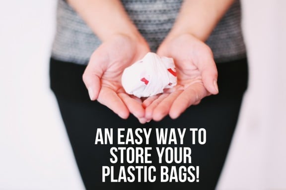 Use this simple method to store your plastic bags neatly and conveniently! | www.gimmesomeoven.com/style #organize #storage #diy #home 