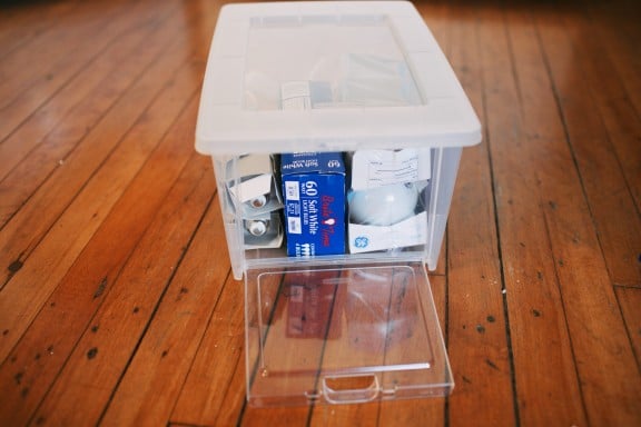 Three simple ways to get organized | www.gimmesomeoven.com/style #organize #DIY #rubbermaid #rubbermaidallaccess