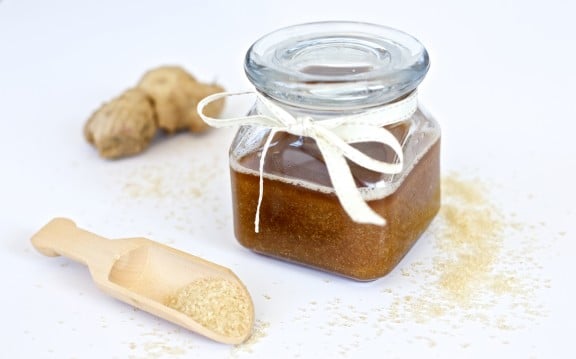 DIY Coconut Ginger Sugar Scub | www.gimmesomeoven.com/style